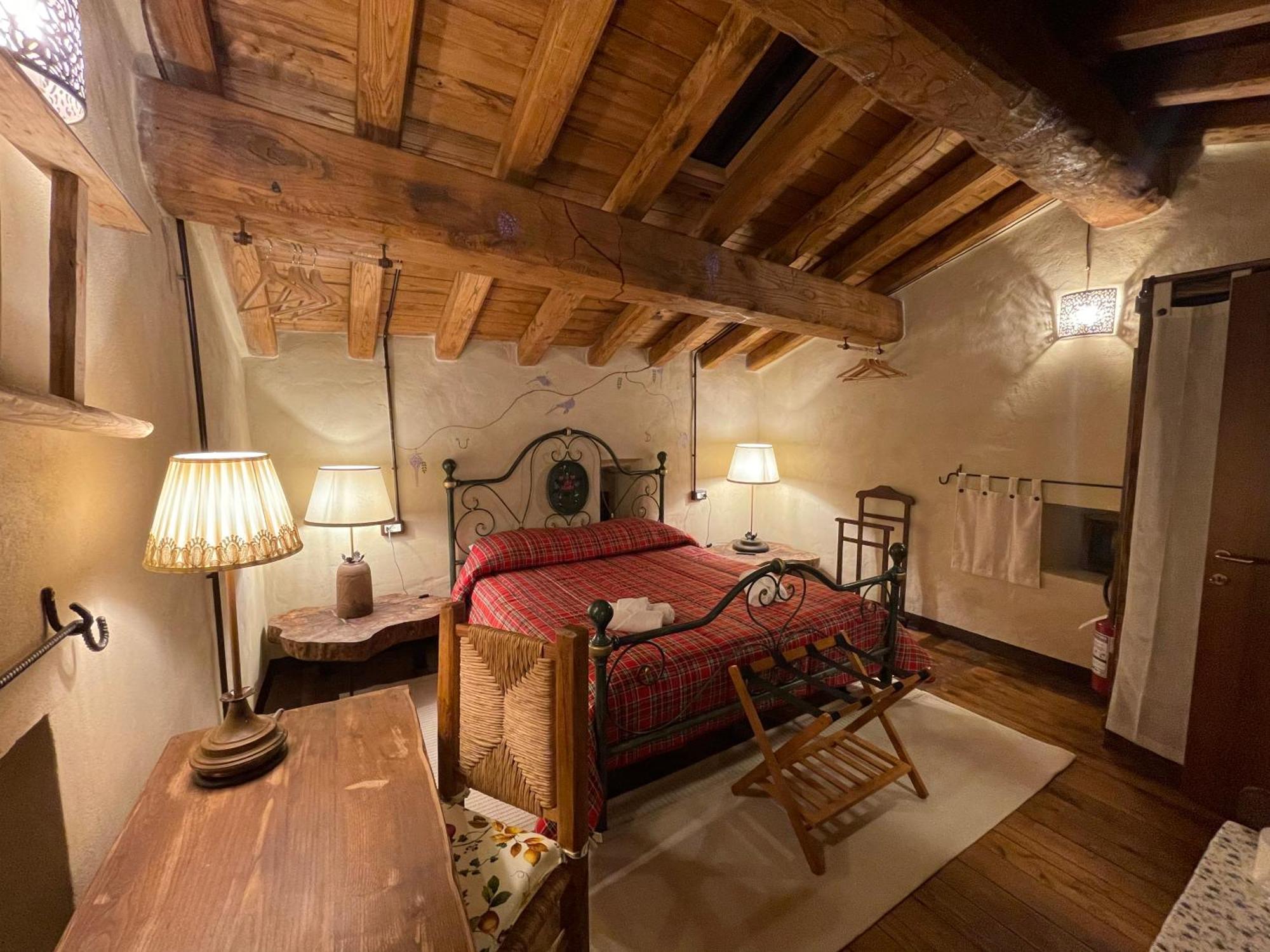 Alloggio La Torre Fossanova Priverno Esterno foto